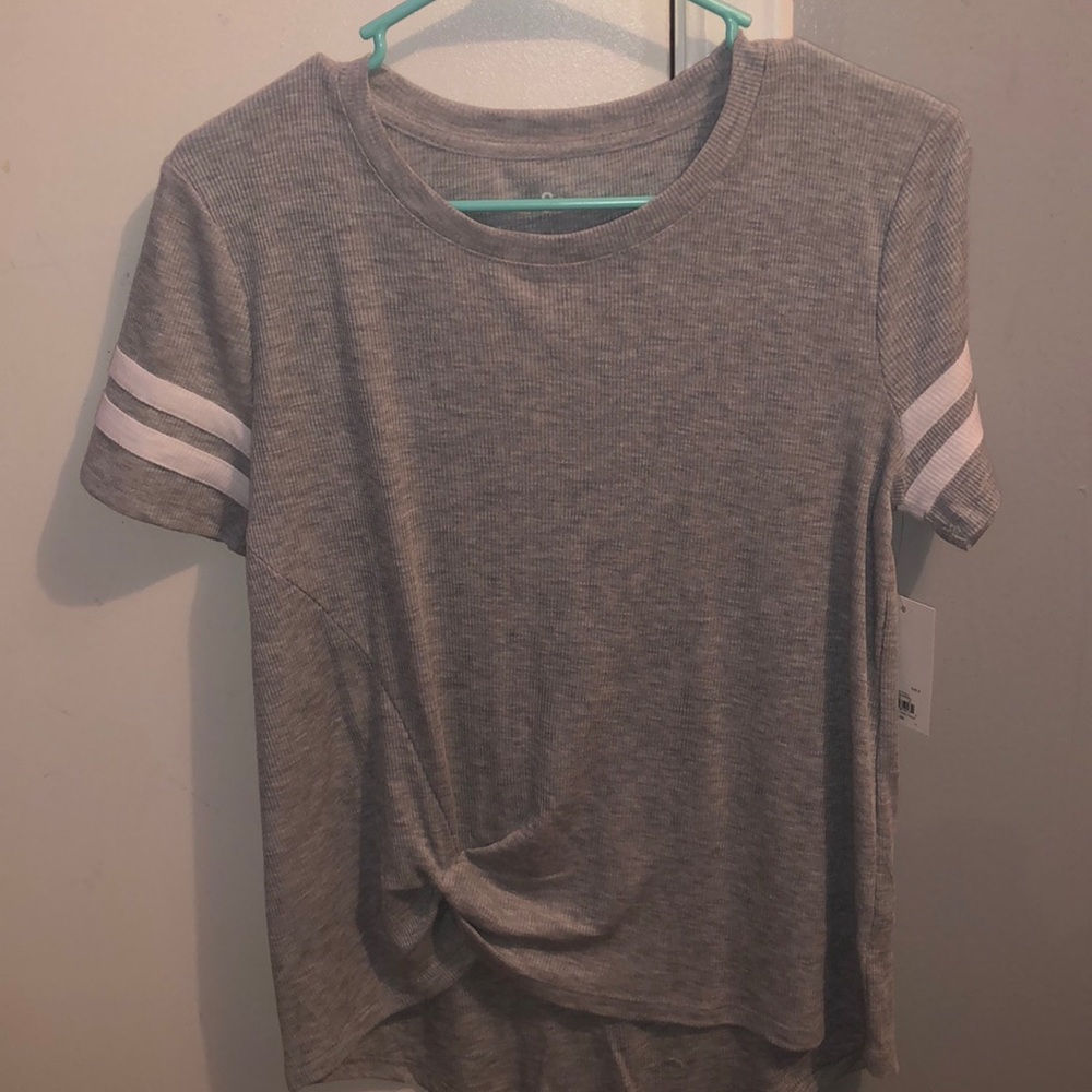 grey shirt